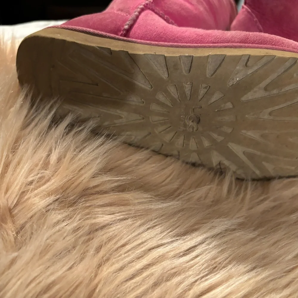 UGG LADIES BOOTS. - Picture 5 of 5